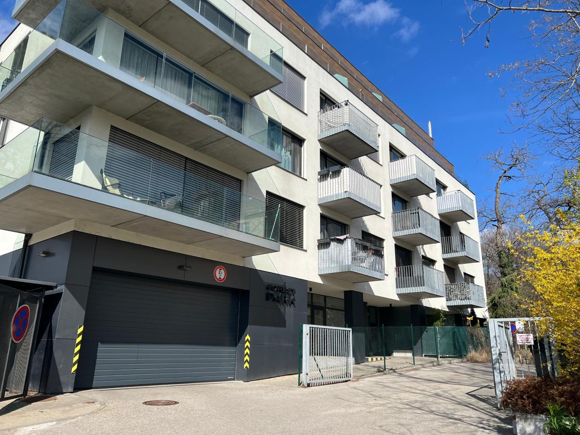 Forest Park Garden Apartment Братислава Екстериор снимка
