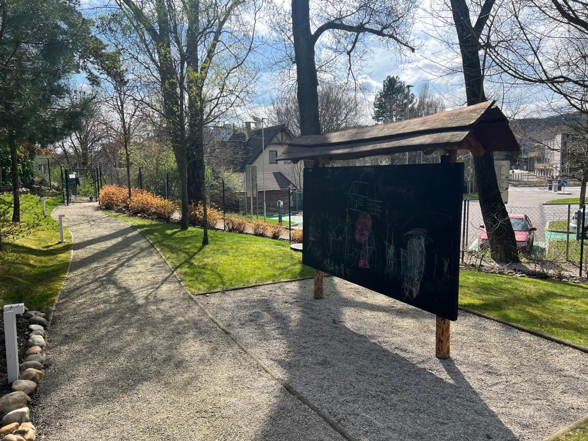 Forest Park Garden Apartment Братислава Екстериор снимка